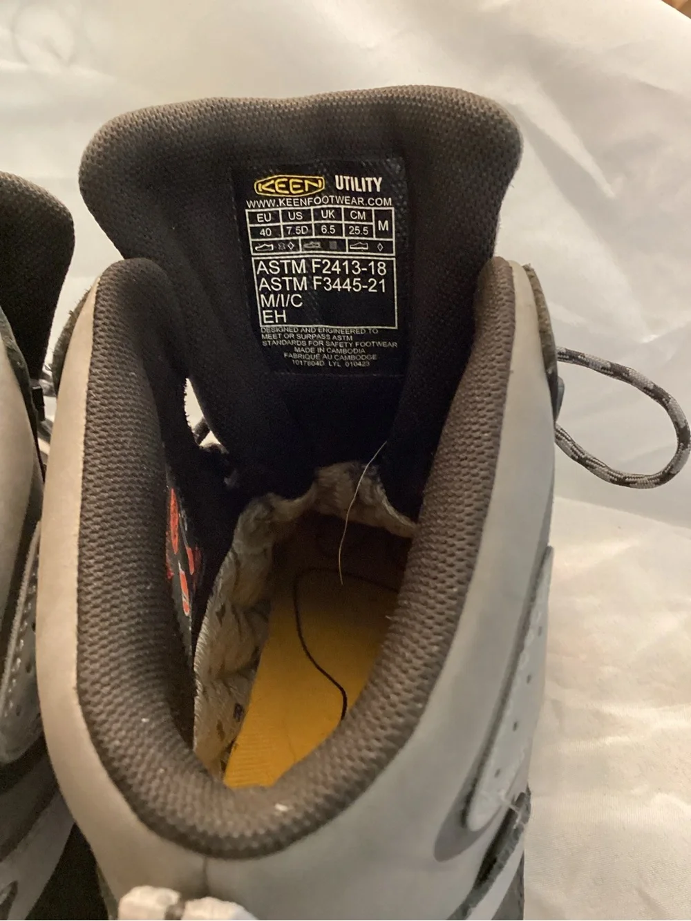 KEEN Women’s Gray and Black Waterproof Utility/Work/Hiking Boots